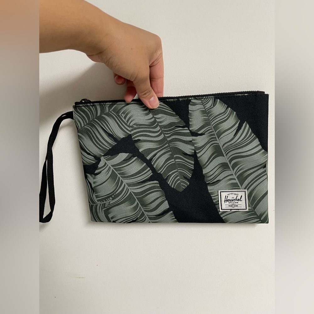 Herschel Wristlet- Black Palm Trees